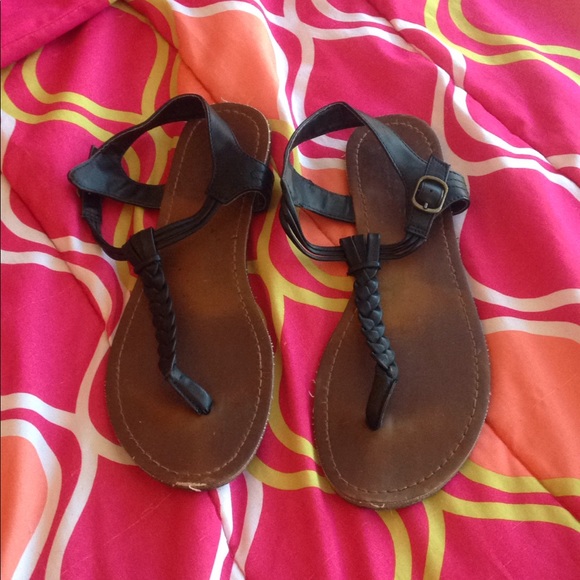 Black Aeropostale sandals - Picture 1 of 4